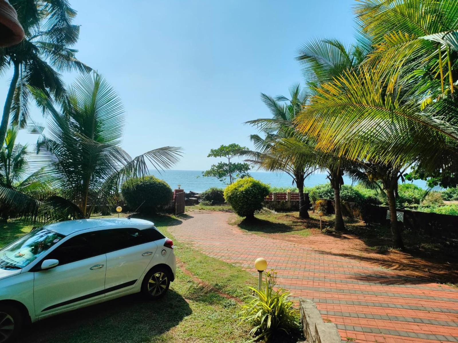 Club 7 Beach Resort Kannur Quarto foto